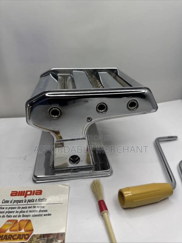 Manual Pasta Machine/Chips Maker · Photo 1