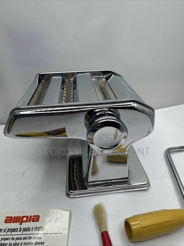 Manual Pasta Machine/Chips Maker · Photo 2
