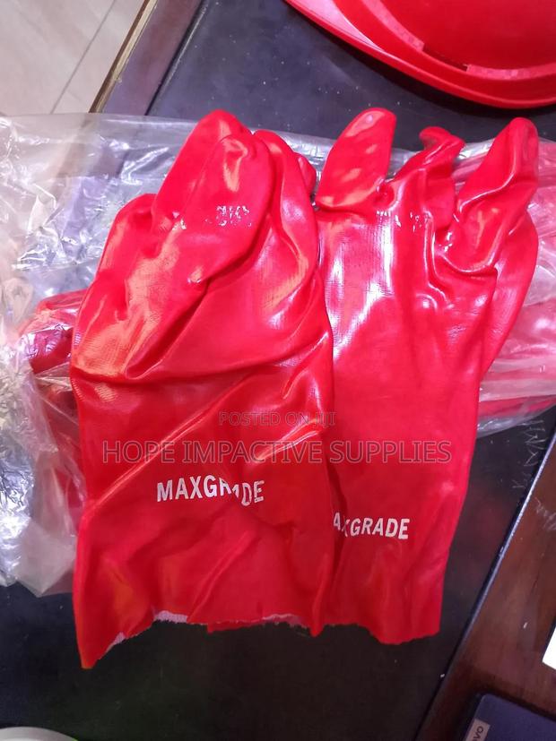 Pvc Red Gloves. · Photo 4