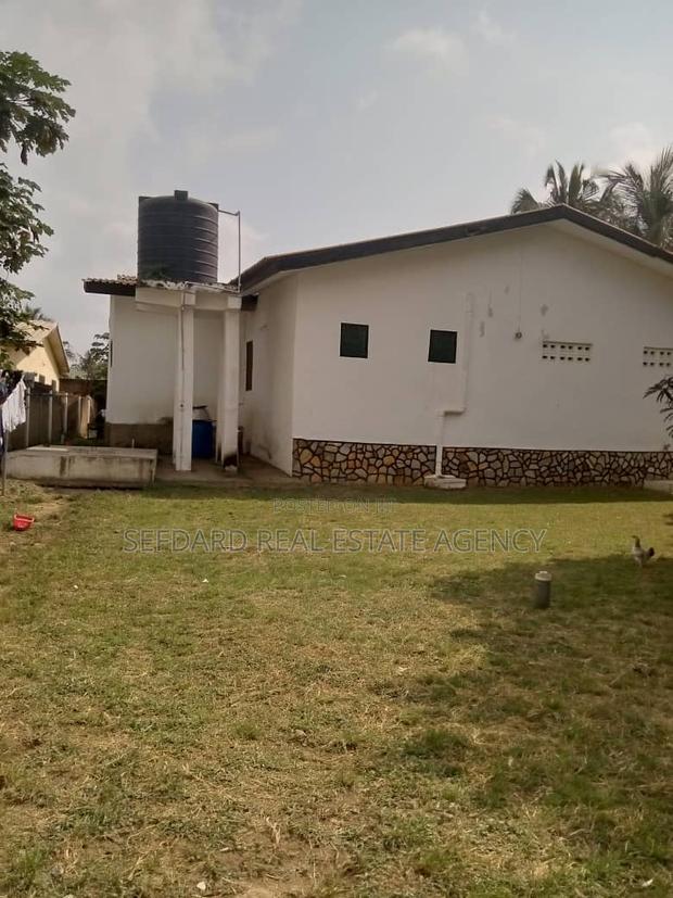 5bdrm House in Pokuase for sale · Photo 8