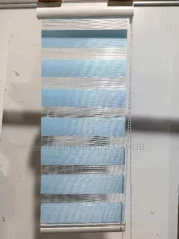 Blinds (2 Feet ) · Photo 1
