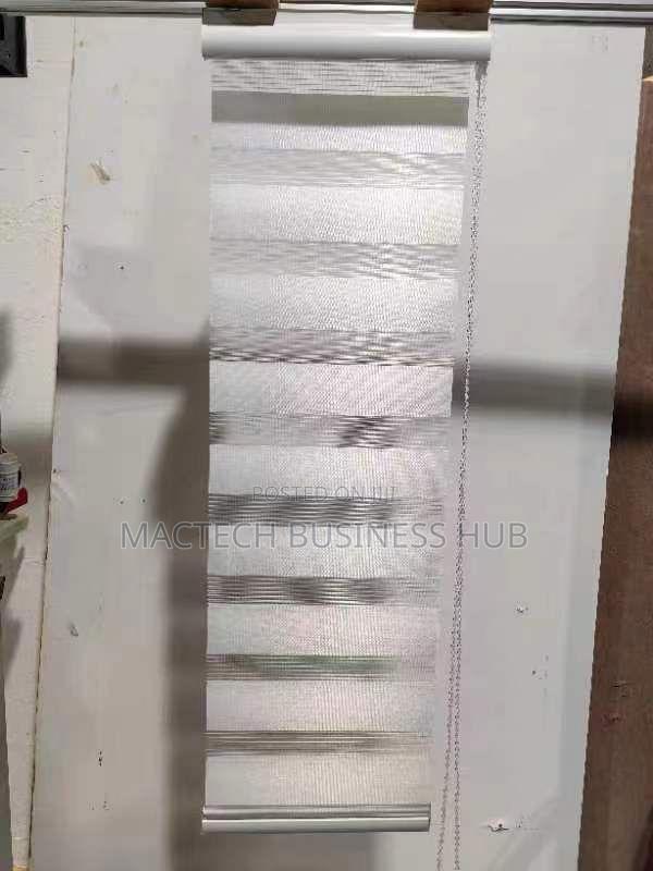 Blinds (2 Feet ) · Photo 2