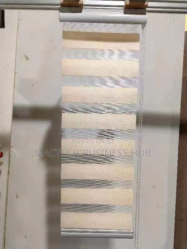 Blinds ( 4 Feet ) · Photo 1