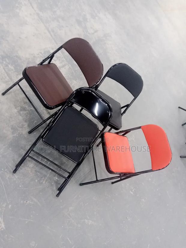 Foldable Chairs · Photo 1