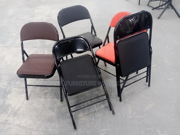 Foldable Chairs · Photo 3