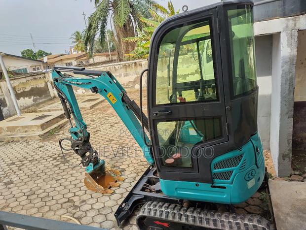 Mini Excavator · Photo 1