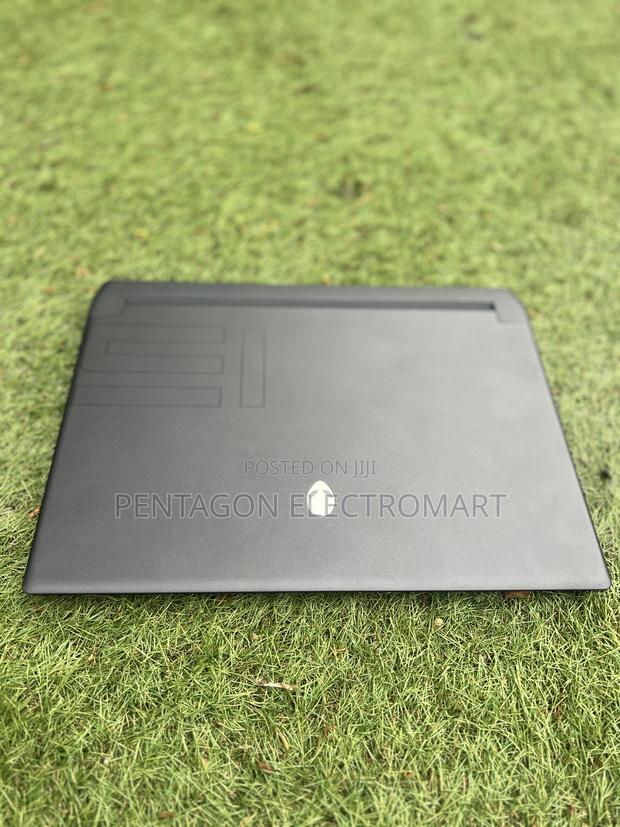 Laptop Dell Alienware M15 R6 16GB Intel Core I7 SSD 1T · Photo 3