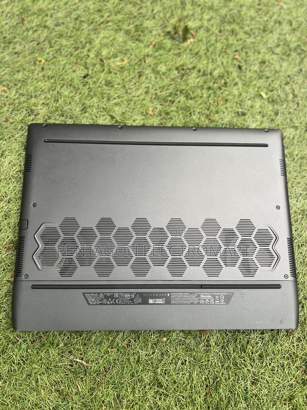 Laptop Dell Alienware M15 R6 16GB Intel Core I7 SSD 1T · Photo 4