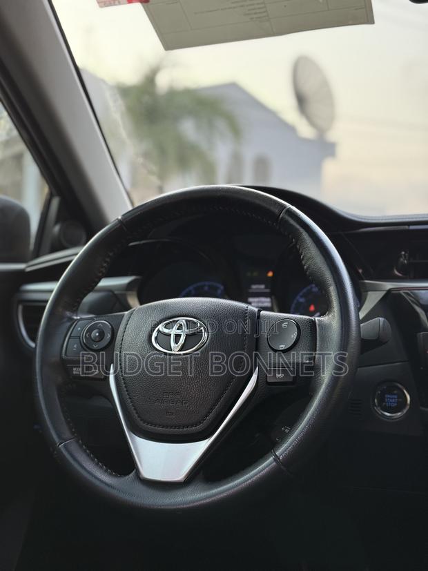 Toyota Corolla S w/Special Edition Pkg (1.8L 4cyl CVT) 2016 Black · Photo 5