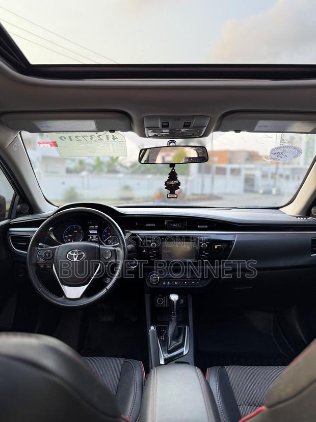 Toyota Corolla S w/Special Edition Pkg (1.8L 4cyl CVT) 2016 Black · Photo 6