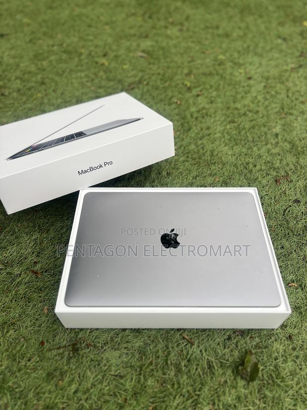 New Laptop Apple MacBook Pro 2019 8GB Intel Core i5 SSD 512GB · Photo 1