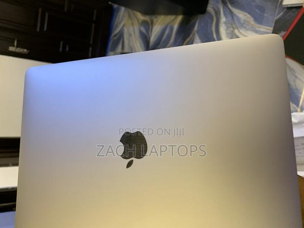 Laptop Apple MacBook 2018 8GB Intel Core I5 SSD 512GB · Photo 4