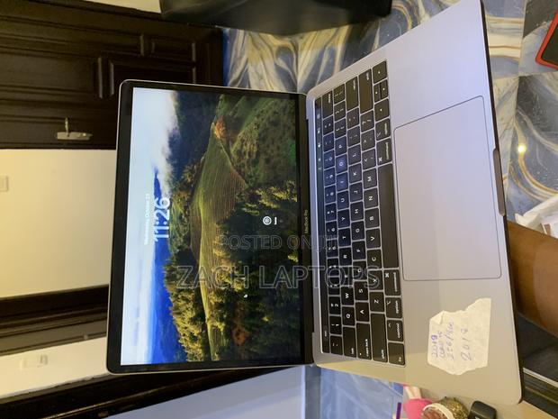Laptop Apple MacBook 2018 8GB Intel Core I5 SSD 512GB · Photo 2