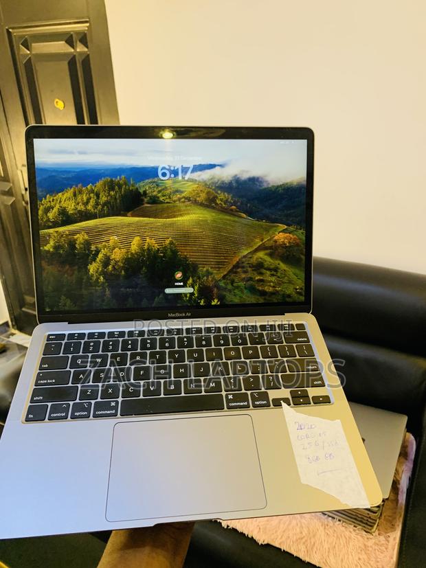 Laptop Apple MacBook Air 2020 8GB Intel Core I5 SSD 256GB · Photo 1
