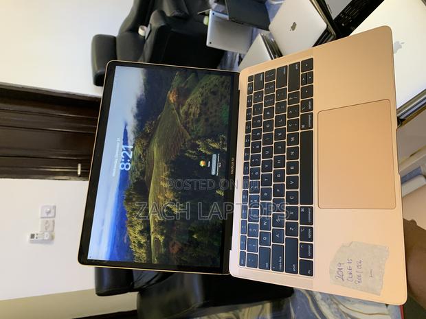 Laptop Apple MacBook Pro 2019 8GB Intel Core I5 SSD 256GB · Photo 3