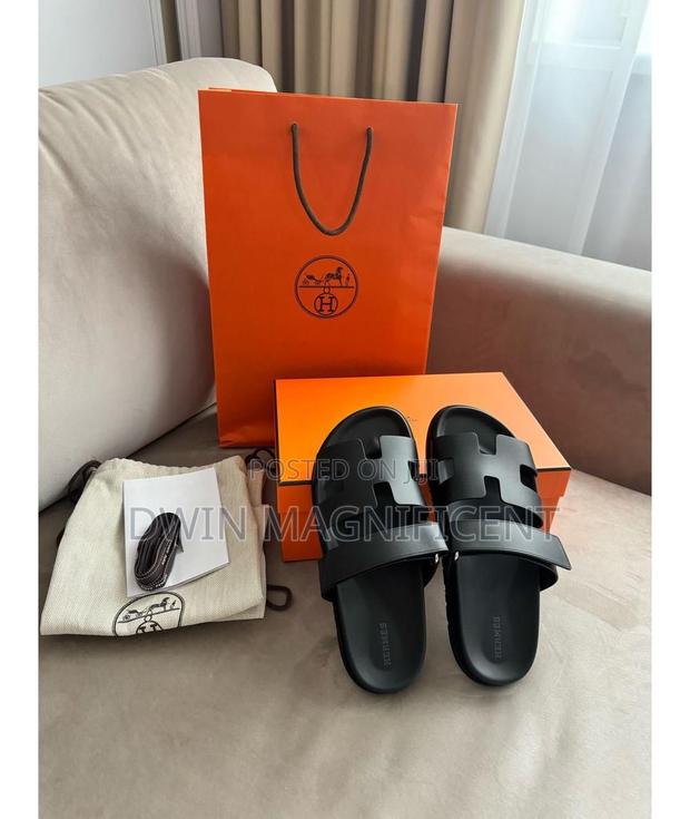 Hermès Grey H Slide Sandals – Effortless Luxury · Photo 3