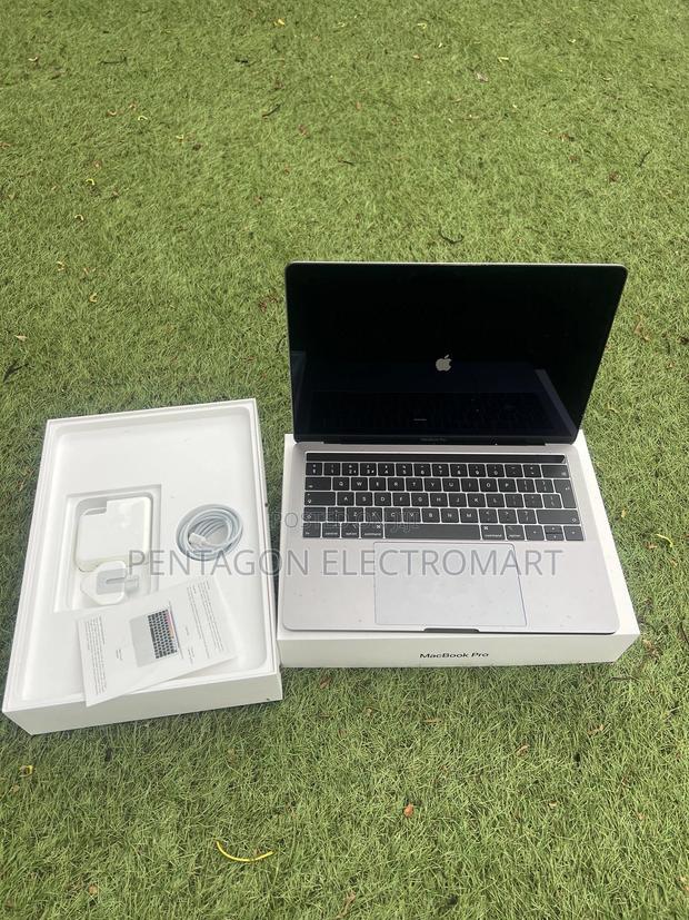 New Laptop Apple MacBook Pro 2019 8GB Intel Core i5 SSD 512GB · Photo 3