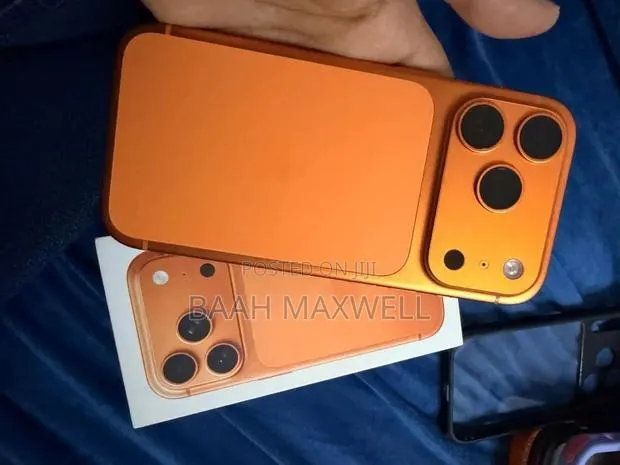 Apple iPhone 17 Pro Max 256 GB Orange · Photo 1