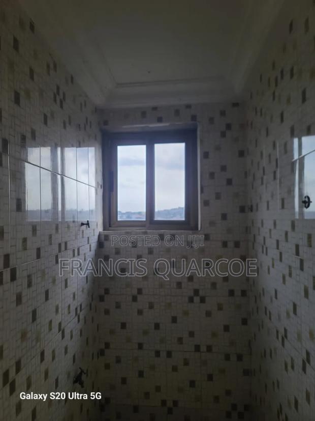 2bdrm Apartment in Francis Quarcoe, Ashomang Estate for rent · Photo 5