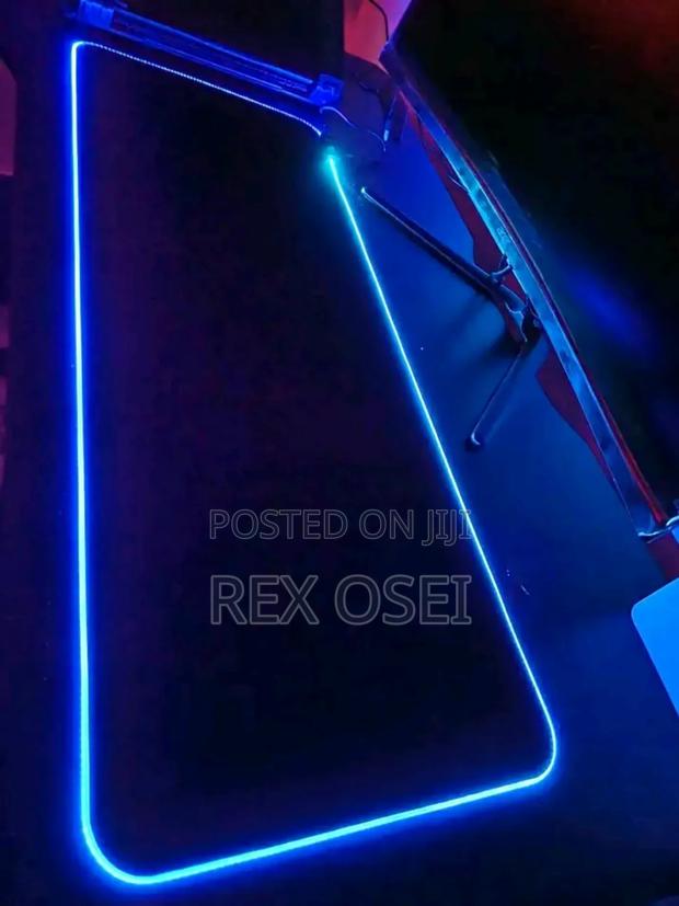 Customize RGB Mouse Mat · Photo 1