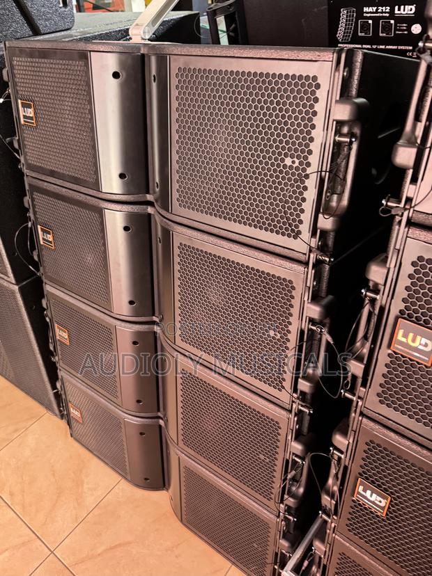 10-Inches/ Line Arrays Speaker · Photo 1