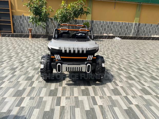 Electric Jeep Wrangler Car · Photo 1