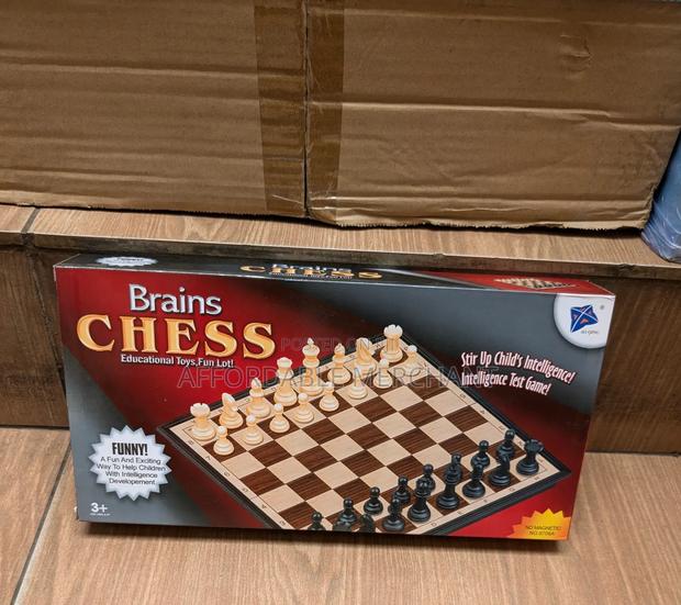 Brains Chess Board Game · Photo 1
