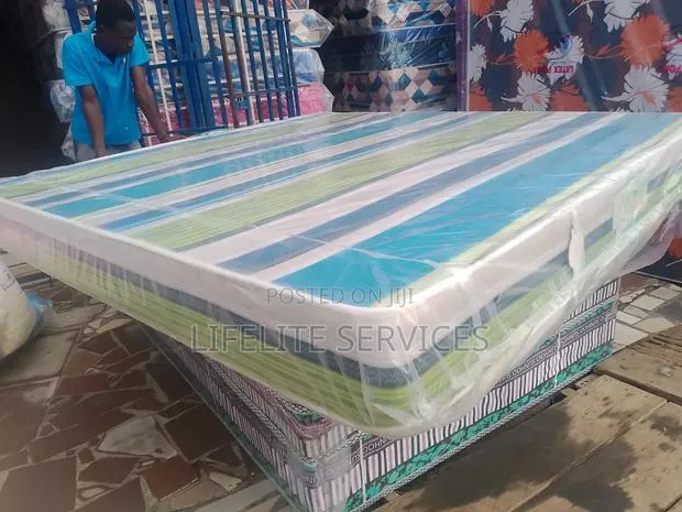 8" Queen Size Mattress - Real High Density · Photo 1