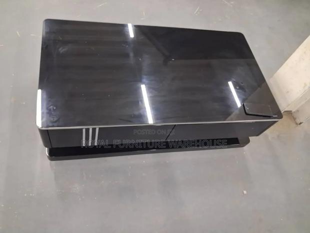 Foreign Type Center Table · Photo 7
