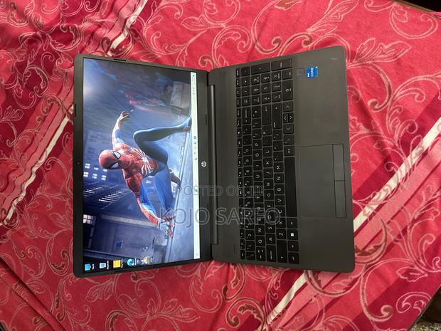 Laptop HP 250 G10 12GB Intel Core i5 SSD 512GB · Photo 1