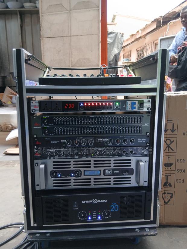 Full Set of Amp Rack · Photo 2