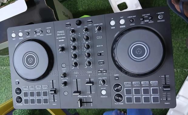 Pioneer Dj Controller FLX 4 · Photo 2