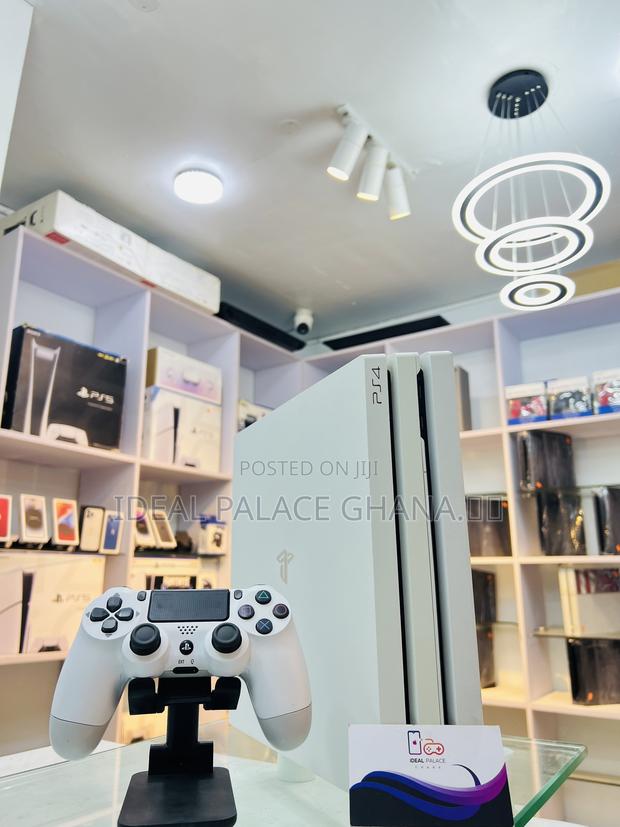 10 Games on Limited White Edition Ps4 Pro · Photo 3