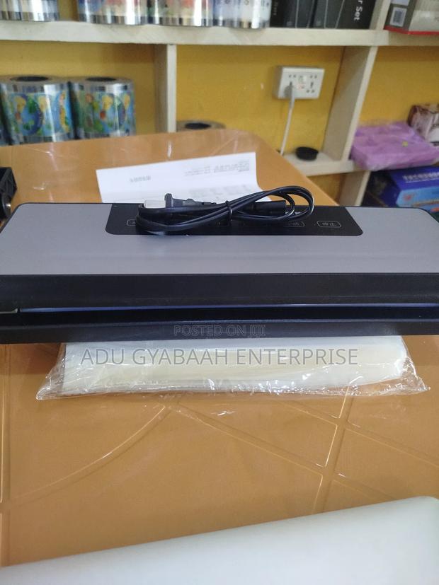 Vacuum Sealer + 100 Bags · Photo 3