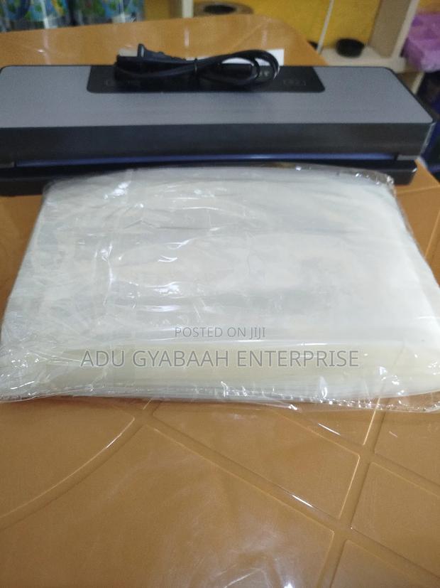 Vacuum Sealer + 100 Bags · Photo 4