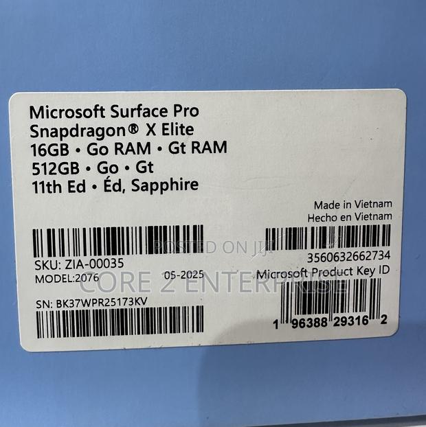 New Microsoft Surface Pro 11th Edition, a Copilot+ PC 16GB SSD 512GB · Photo 1