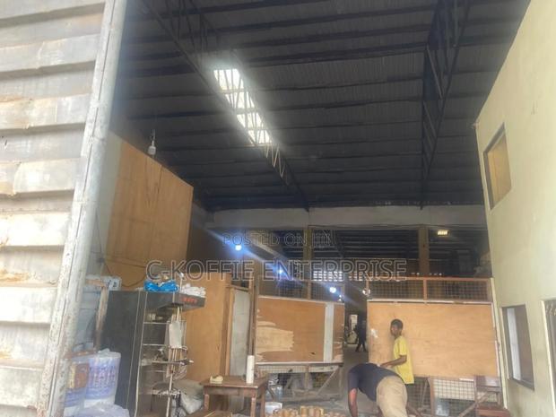 900 SQM Warehouse at Achimota for Rent · Photo 3