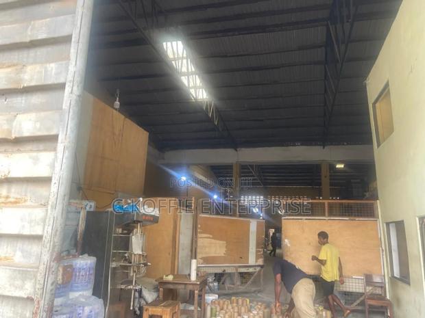 900 SQM Warehouse at Achimota for Rent · Photo 1