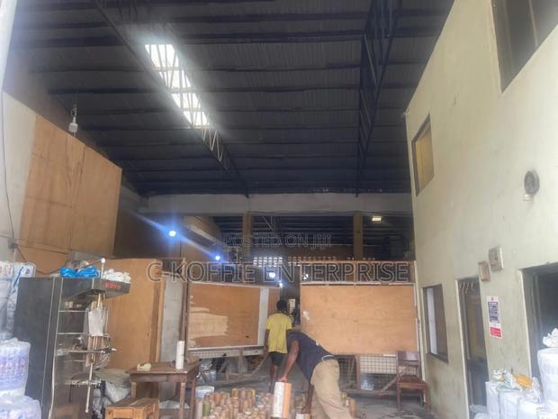 900 SQM Warehouse at Achimota for Rent · Photo 4
