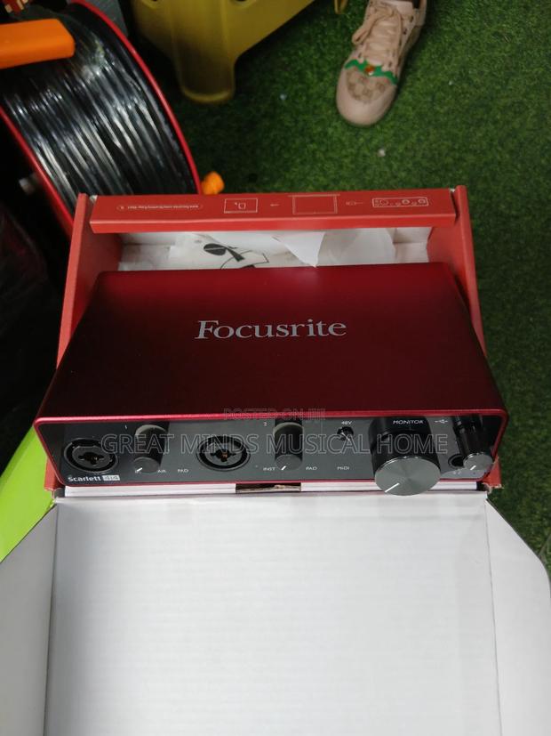 Focusrite Sound Card 4i4 · Photo 5