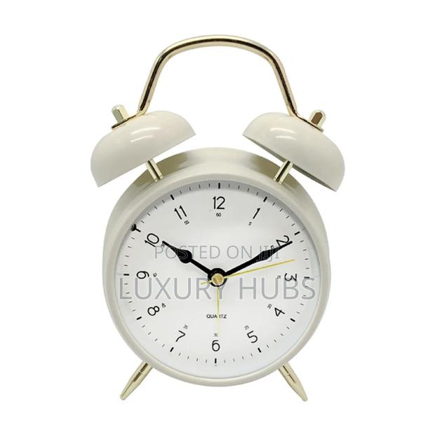 Quartz Digital Metal Alarm Clock · Photo 4