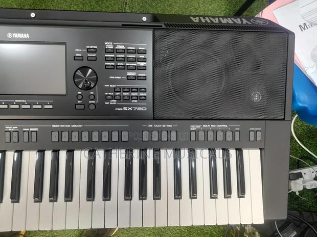 PSR-Sx 720 Yamaha Keyboard · Photo 4