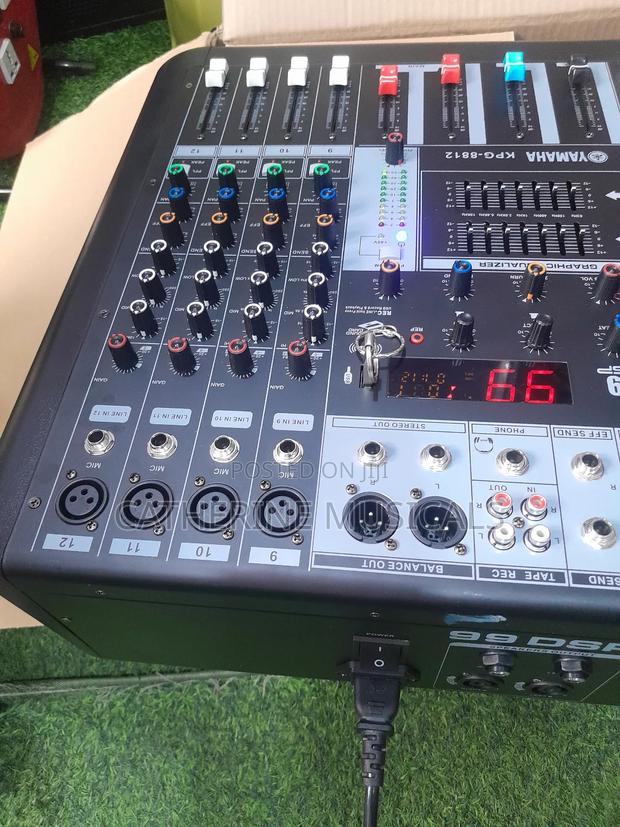 Yamaha KPG Powered 12 Channel Mixer · Photo 3