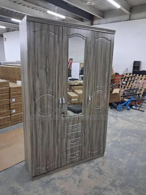 3doors Skin Gray Wardrobe · Photo 1