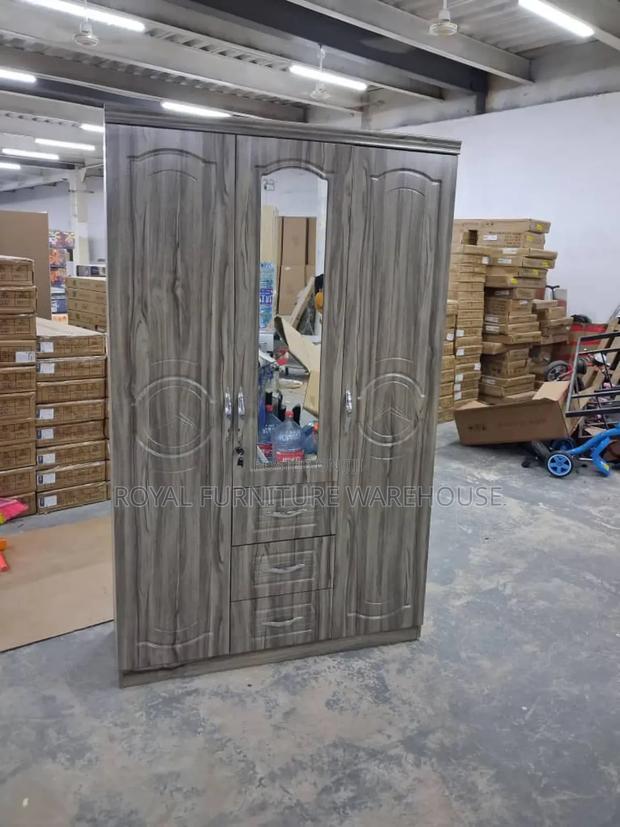 3doors Skin Gray Wardrobe · Photo 3
