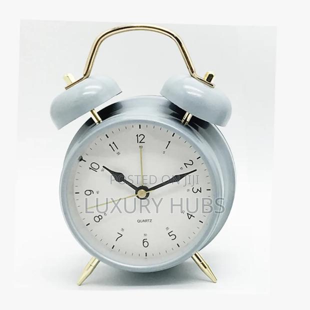 Classic Student Table Alarm Clock · Photo 1