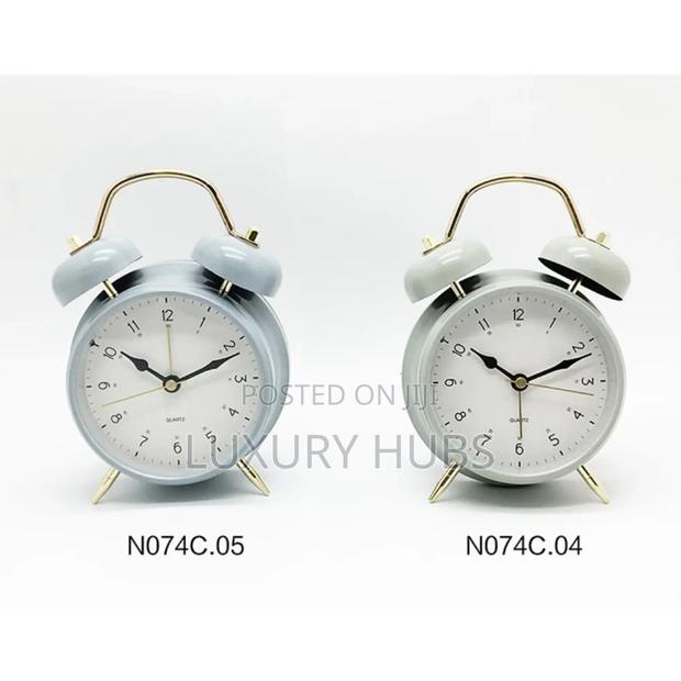 Classic Student Table Alarm Clock · Photo 2