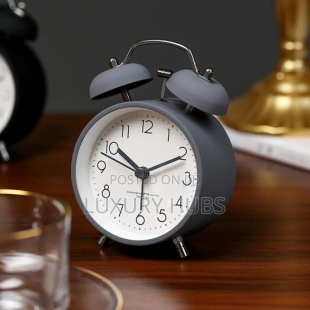 Classic Student Table Alarm Clock · Photo 3