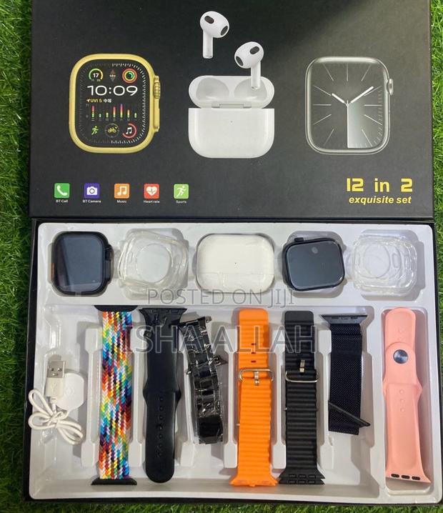 3Ultra Smartwatch With Pod and 7straps · Photo 2