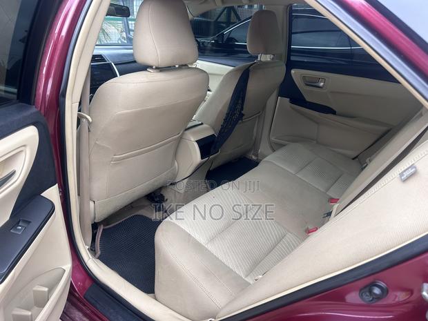 Toyota Camry 2016 Red · Photo 4